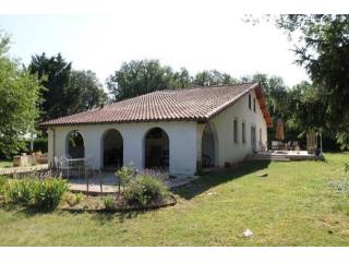 4 bedroom Villa For Sale: 86000 10 KM..