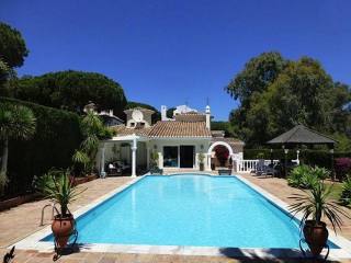 VILLA FOR SALE IN CALAHONDA