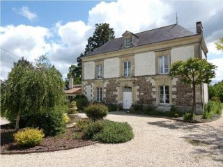 5 Bedroom Country House For Sale