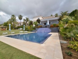 5 Bedroom Villa For Sale In Sierra..