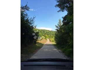 Prekrasno poljoprivredno zemljište u srcu Istre