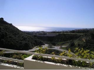 3 Bed Apartment for sale in Calahonda