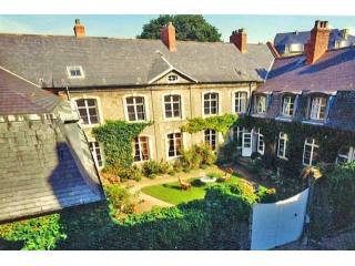 9 bedroom House For Sale: 62200..