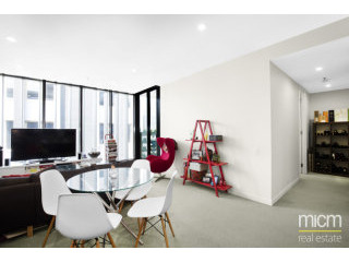 Proximity Style Opposite Albert Park..