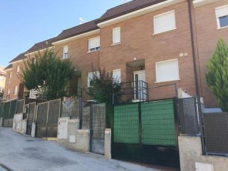Vivienda adosada en venta en Mondejar..