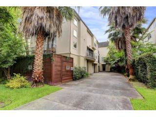 3 bedroom Apartment For Sale: 732..
