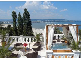 Varna South Bay - Luxury waterfront..