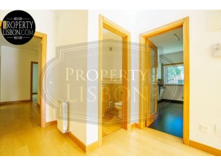 T4+1 Duplex Cascais Villa for sale in..
