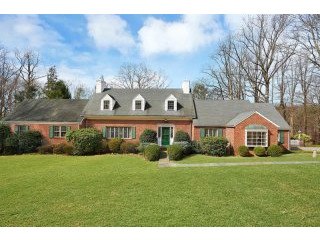 3 bedroom House For Sale: 5 Hidden Oak..