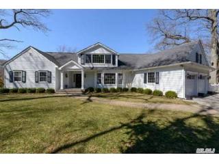 22 Valley Rd Matinecock, NY 11560