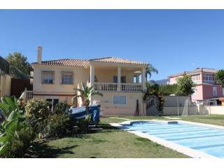 4 Bedrooms - Villa - Malaga - For Sale