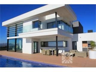 4 bedroom Villa For Sale: Sea Views..