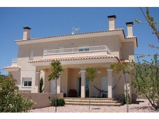 Beautiful New 3 Bed Country Villas