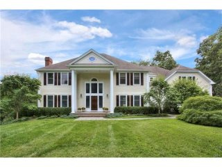 4 bedroom House For Sale: 5 BATES FARM..