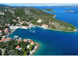 Dugi otok (Zaglav) - građevinsko zemljište 882m2