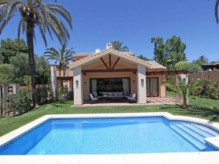 5 Bedrooms - Villas - Malaga - For Sale