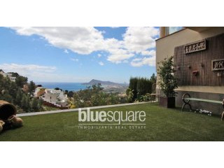 4-Bedroom Townhouse with Stunning views..