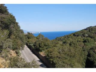 Plot with sea views for sale in Sa..