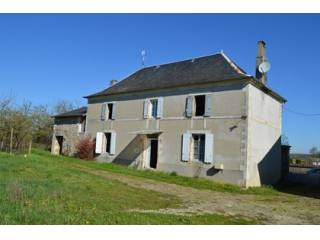Maison de maitre to renovate with huge..