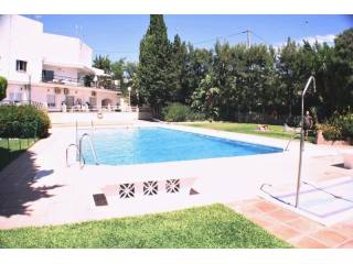 Apartment - LOVELY 1 BEDROOM APARTMENT..