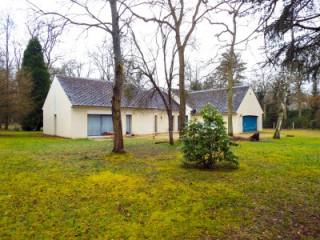 Attractive traditional single storey..