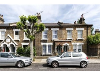 London, W10 3 Bedroom Terraced House..