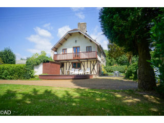 Pretty Country House With Garden..