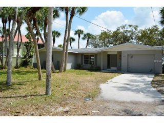 2 bedroom House For Sale: 4093 Pelican..