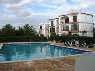 2 BED APARTMENT WITH SEA VIEWS