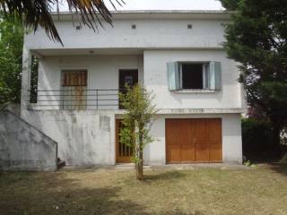 Stone house and studio to restore