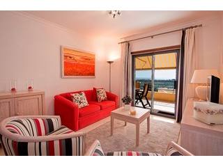Beautiful 2 bedroom apartment with sea..
