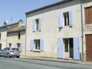 In The Centre Of Beaumont Du Perigord..