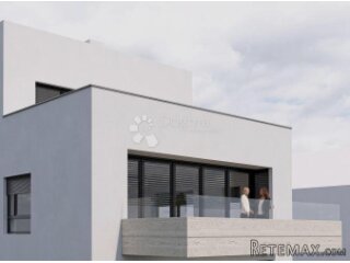 Impresivna penthouse oaza s liftom i terasom - uskoro uselji