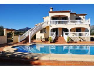 5 Bedrooms - Villa - Alicante - For Sale