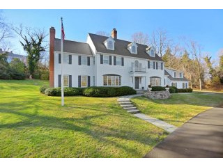 6 bedroom House For Sale: 17 Ivanhoe..