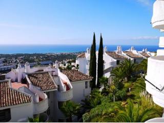 APARTMENT FOR SALE IN CALAHONDA