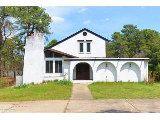 6 bedroom Flat For Sale: 419 Lake Shore..