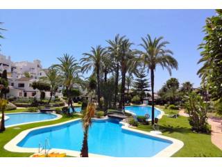 Fabulous Apartment Walking Distance to..