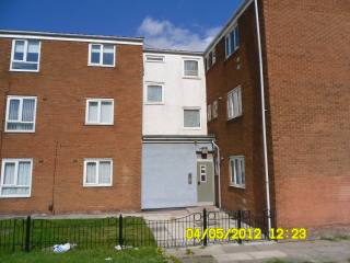 2 bedroom ground floor flat to rent on..