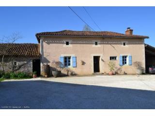 3 Bedroom Farmhouse On 5 Acres and..