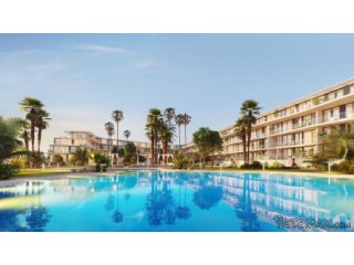 Complejo de apartamentos con impresionantes vistas al mar..