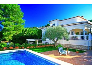 V1500 - A Very Spacious, Quality Villa..