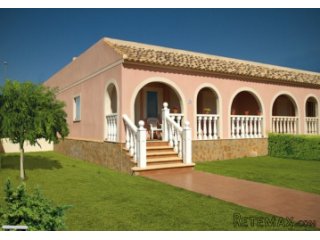 Bungalow Property Type: &nbsp;2 Bedrooms, 1 Fitted..