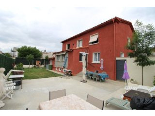 6 Bedrooms - Villa -..