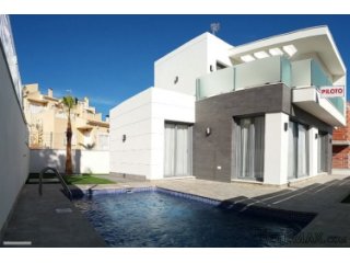 Luxury Detached house facing south with Private Pool 6m x3m..