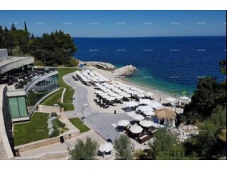 UMAG! Luksuzni resort s krovnim infinity bazenom!