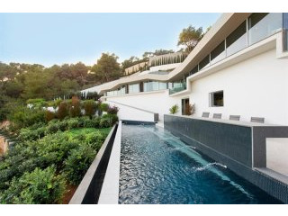 5 bedroom Villa For Sale: Roca Llisa..