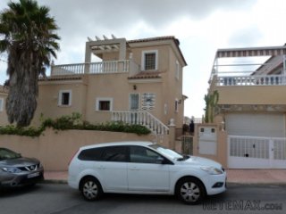 DetachedVilla Property Type: &nbsp;5&nbsp;Bedrooms 3..