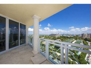 3 bedroom Flat For Sale: 430 GRAND BAY..