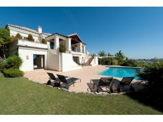 4 Bedrooms - Villa - Malaga - For Sale